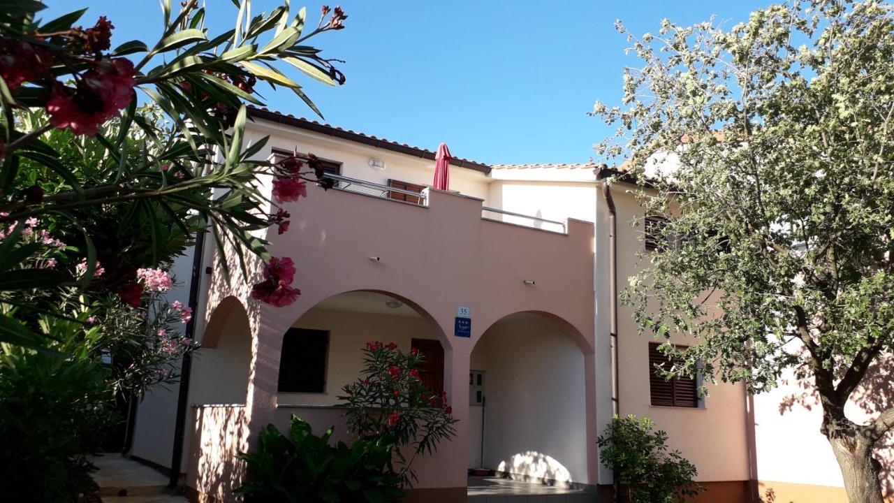 Apartmani Mia Liznjan Luaran gambar